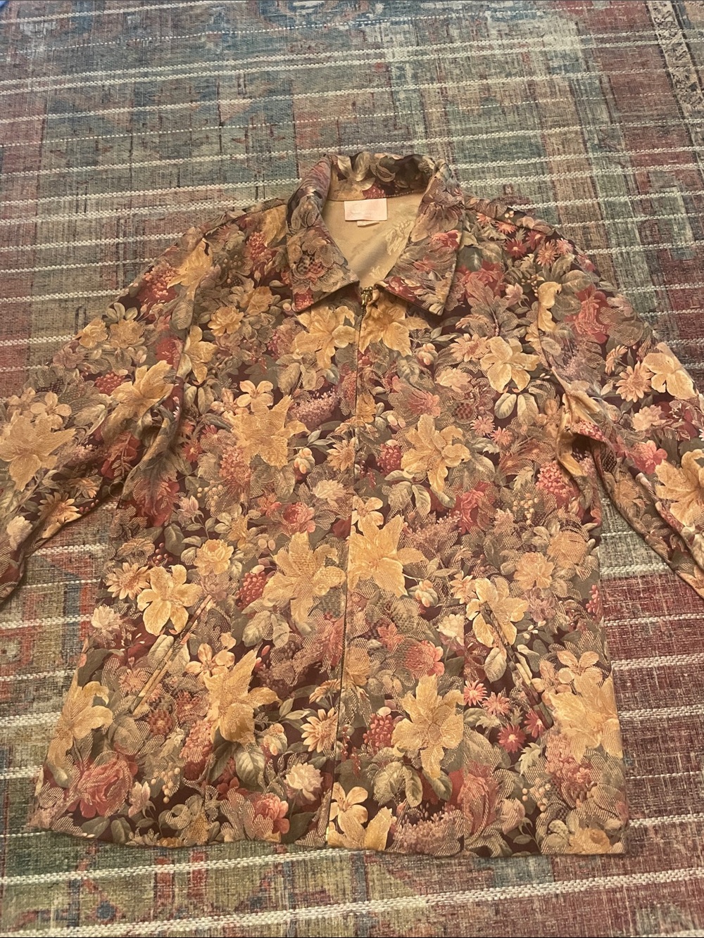 Vintage Women’s Floral Tapestry Zip Up Jacket